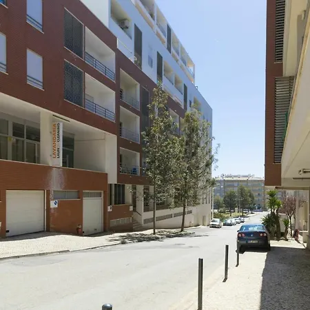 Sleeps 4 With Wifi Portimão