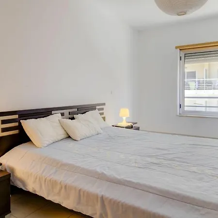 Sleeps 4 With Wifi * Portimão